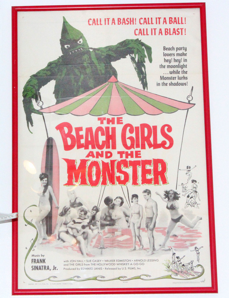 beachgirls-and-the-monster